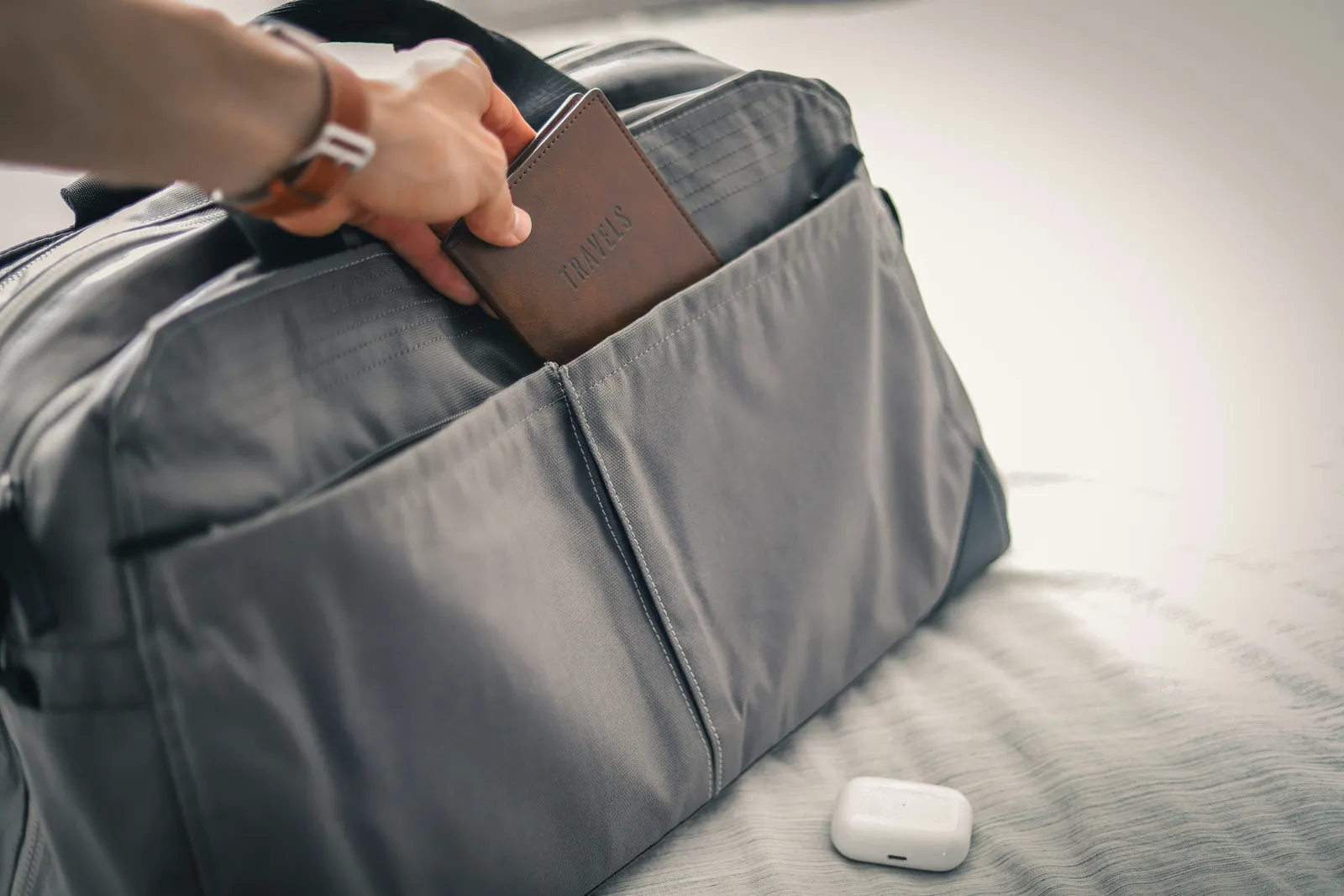 What a Foldable Duffel Actually Does for You (Image Credits: Unsplash)