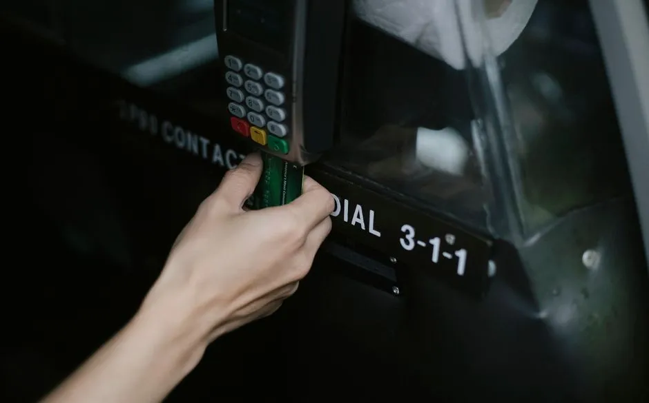 The Card Reader Manipulation: A More Sophisticated Threat (Image Credits: Pexels)