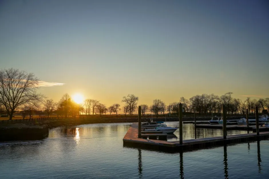 Use Boating Apps, But Don't Rely on Them Alone (Image Credits: Pexels)