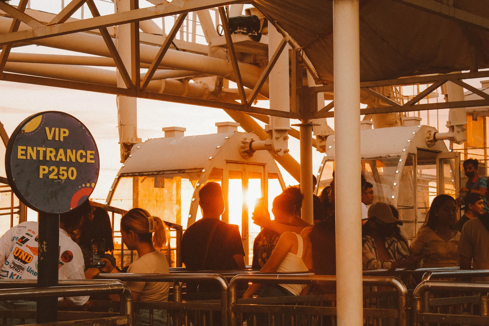 What Attendants Notice Every Single Shift (Image Credits: Pexels)