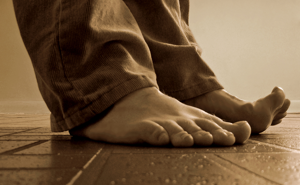 The Barefoot Passenger Controversy: Should Airlines Ban Taking Your Shoes Off?