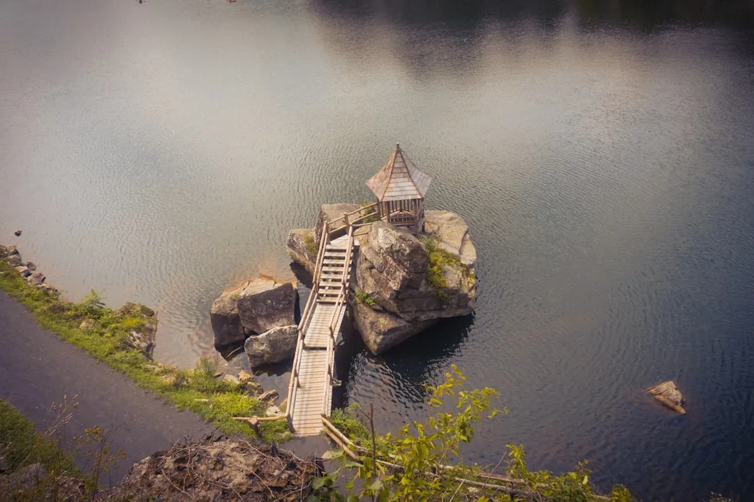 New Paltz: Stone Houses, Mountains, and an Independent Spirit (Image Credits: Unsplash)