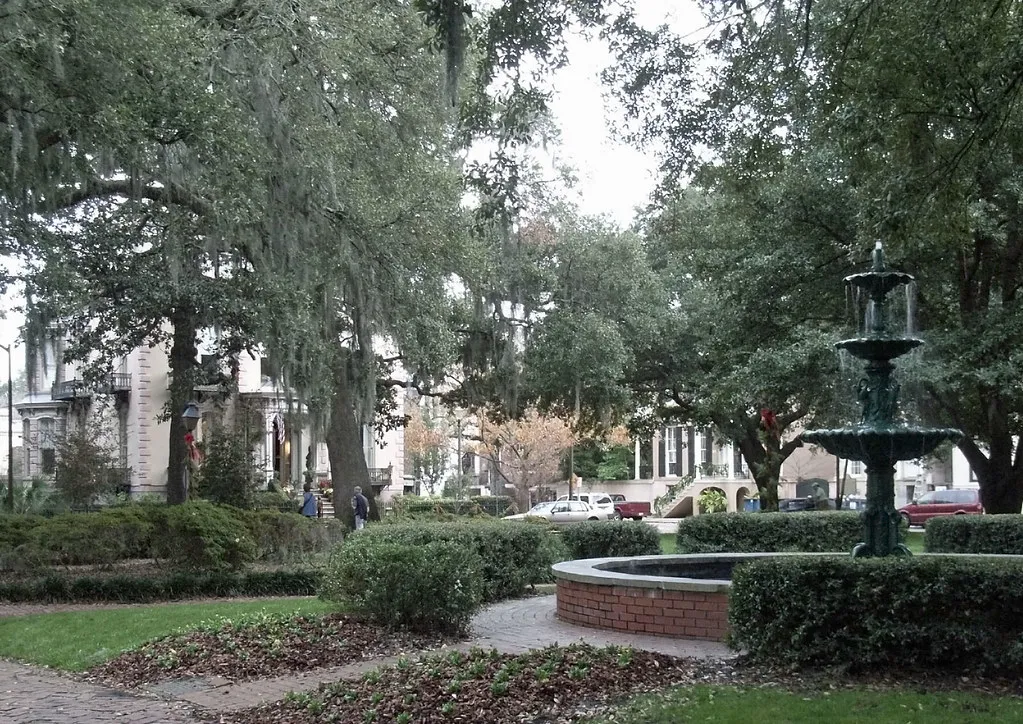 Lafayette Square: Grandeur, Fountains, and Flannery O'Connor (Payton Chung, Flickr, CC BY-SA 2.0)