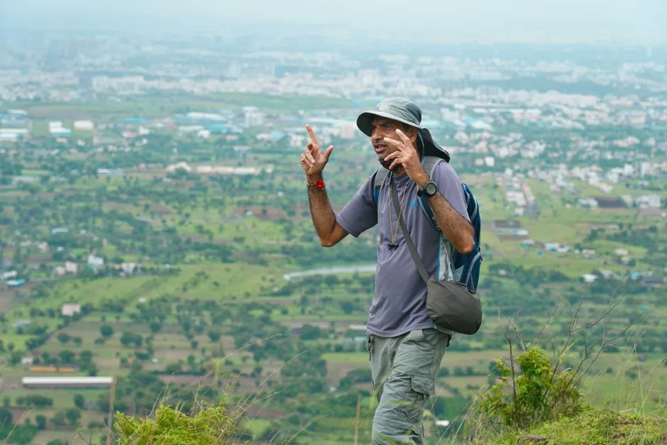 Hire Local Guides and Independent Operators (Image Credits: Pexels)