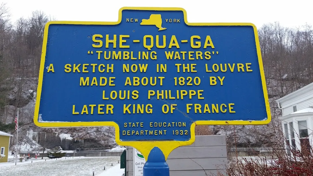 Shequaga Falls: A Waterfall in the Middle of Town (Image Credits: Unsplash)