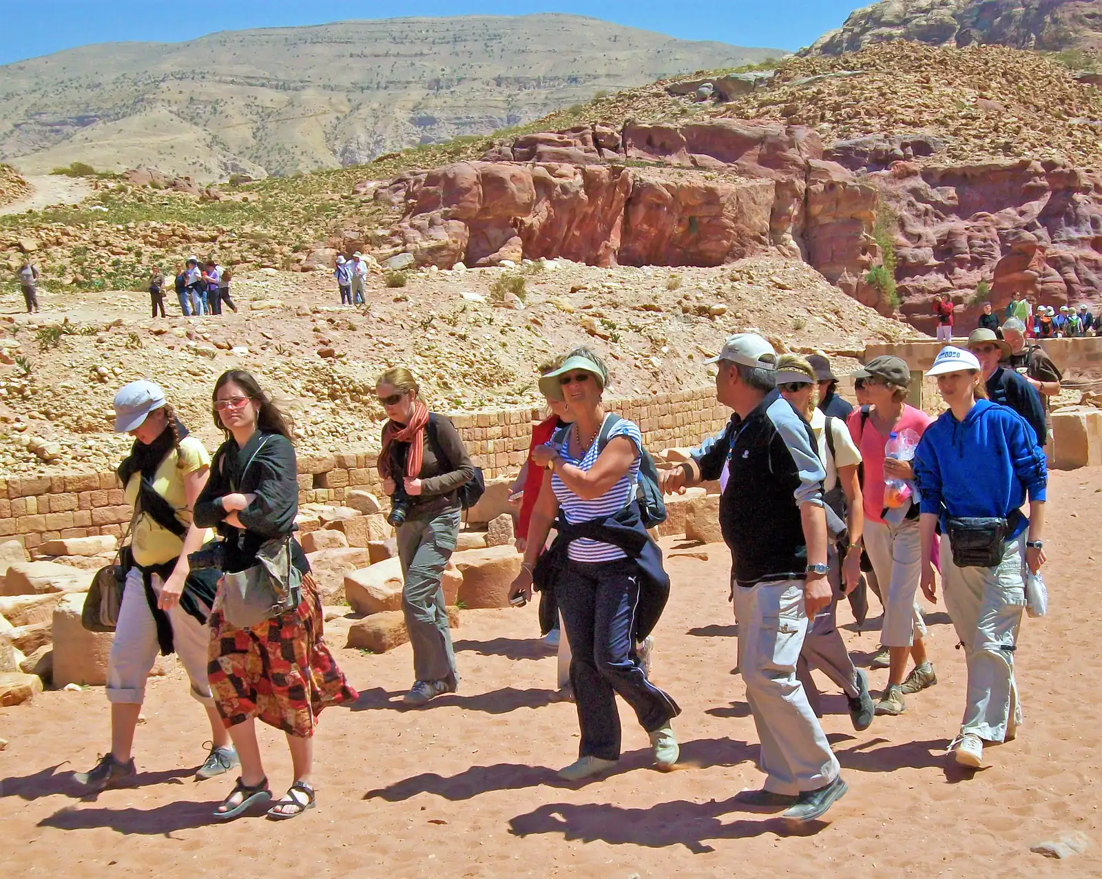 Practical Takeaway: What the Guides Actually Do (By Daniel Case, CC BY-SA 3.0)