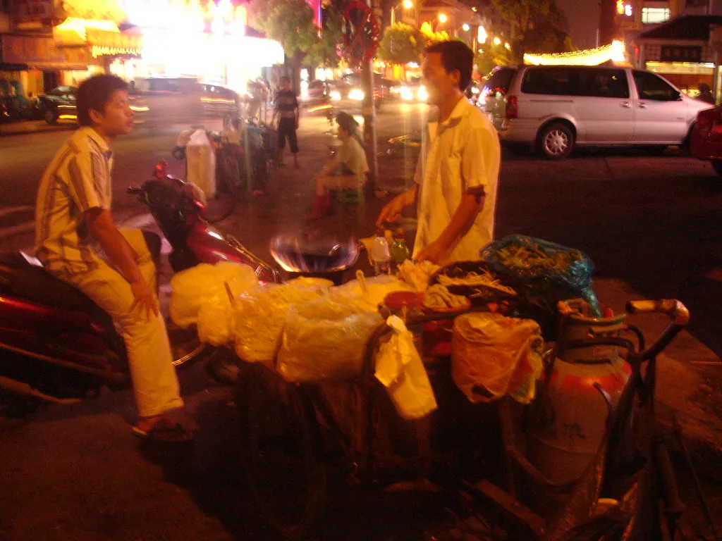 Street Food as Cultural Identity: What These Cities Share (chinogypsie, Flickr, CC BY 2.0)