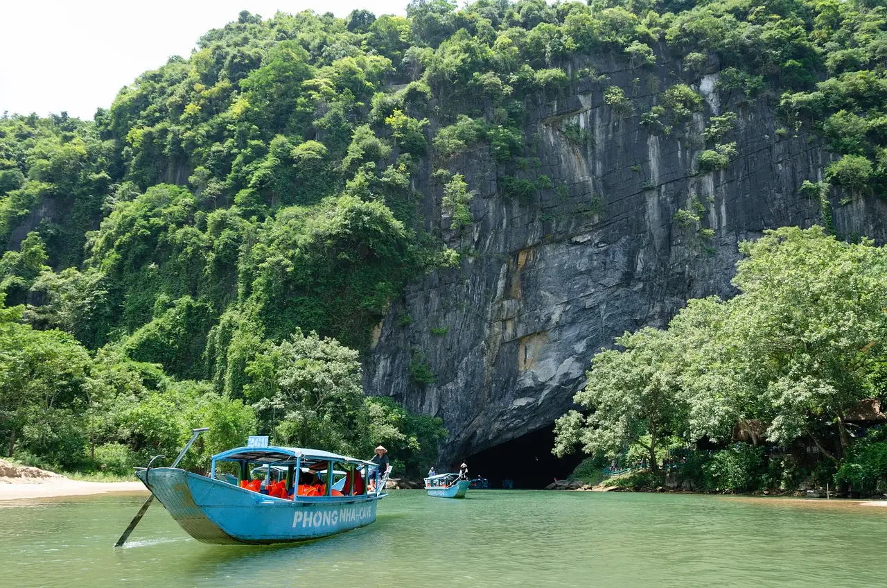 5. Mammoth Cave National Park, Kentucky - Underground on a Different Scale (Image Credits: Pixabay)