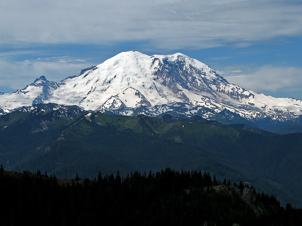 Where The Cascades Rise From The Nisqually River Valley (pfly, Flickr, CC BY-SA 2.0)