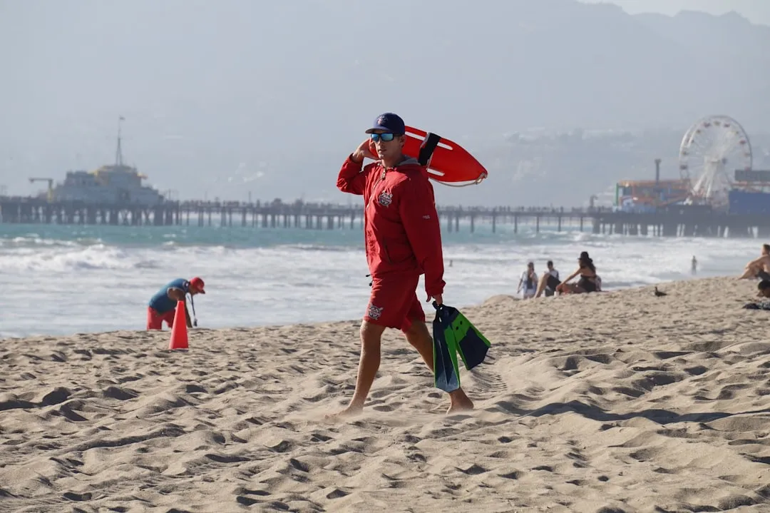 Underestimating Organized Beach Theft Rings (Image Credits: Unsplash)