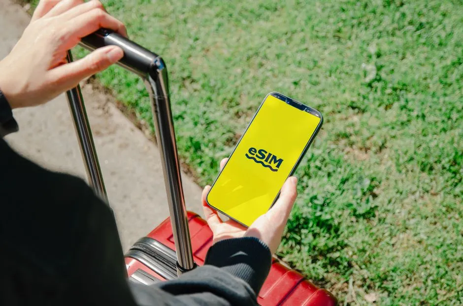 How These Apps Support Responsible Travel (Image Credits: Pexels)