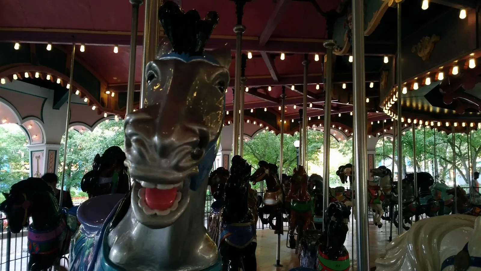The Major Carvers and What Their Work Tells Us (Horse too close, CC BY-SA 2.0)