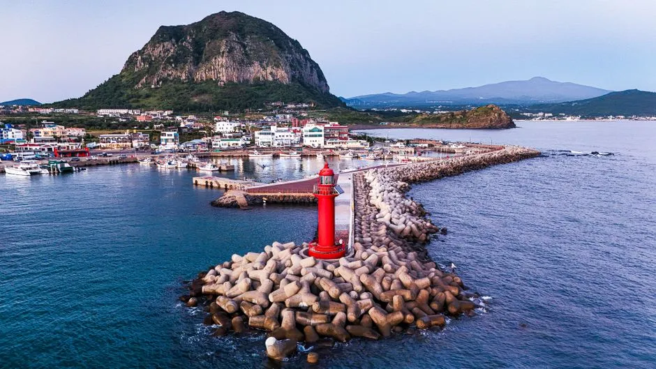Jeju Island: A World Apart (Image Credits: Pexels)