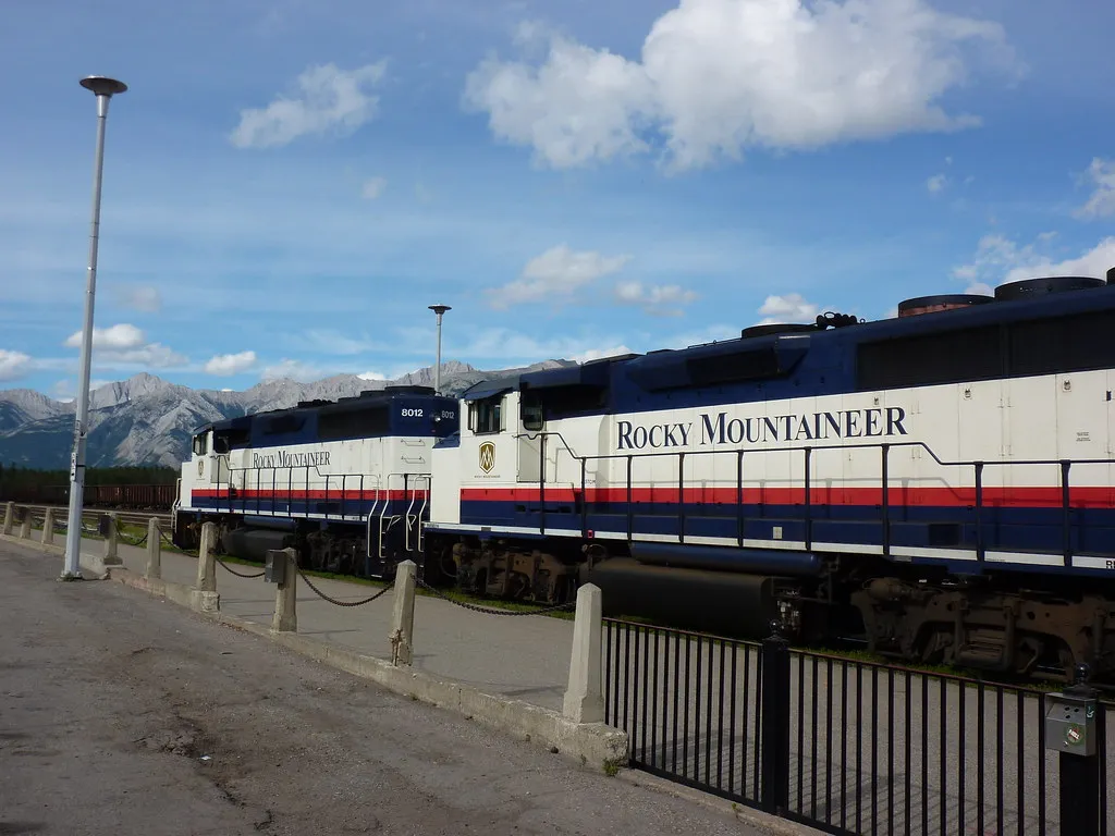 The Rocky Mountaineer: Glass Ceilings and Canadian Peaks (Bods, Flickr, CC BY-SA 2.0)