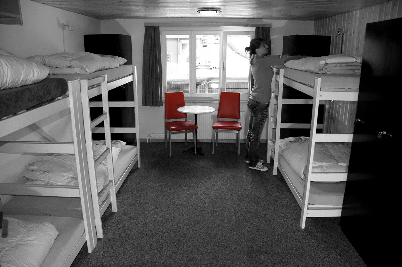 Ask "Which Dorm Has the Fewest Beds?" at Check-In (Image Credits: Pixabay)