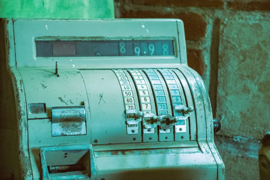 The Legal Gray Zone for Cash-Paying Customers (Image Credits: Pexels)