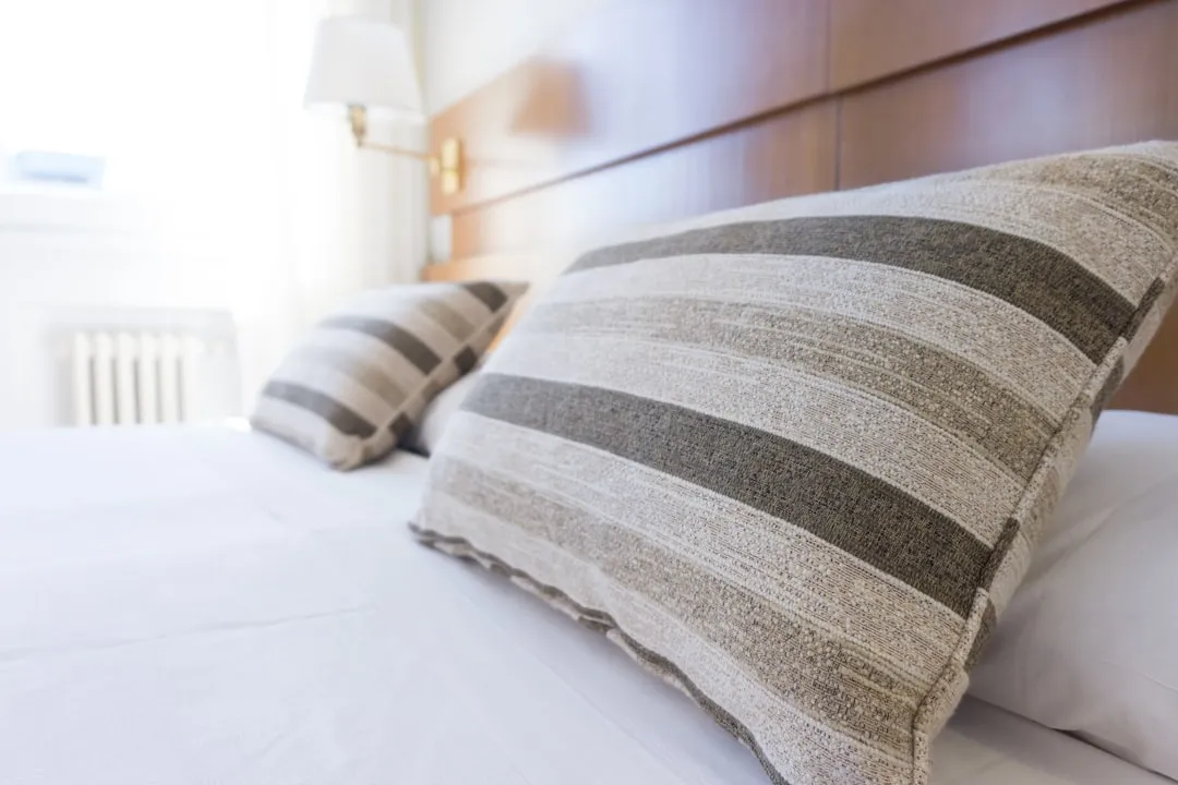 A Custom Pillow That Actually Matches How You Sleep (Image Credits: Unsplash)
