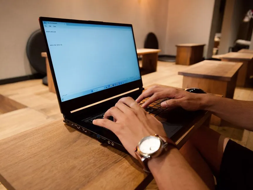 Free Wi-Fi the Entire Flight (Image Credits: Pexels)
