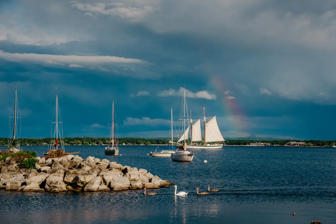 The Bay That Anchors the Town (Image Credits: Unsplash)