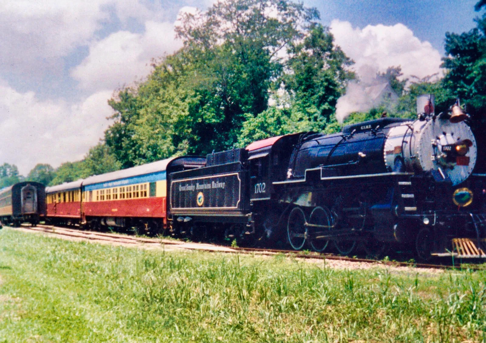 A Scenic Railroad That Goes Where Roads Don't (By Harrison Keely, CC BY 4.0)