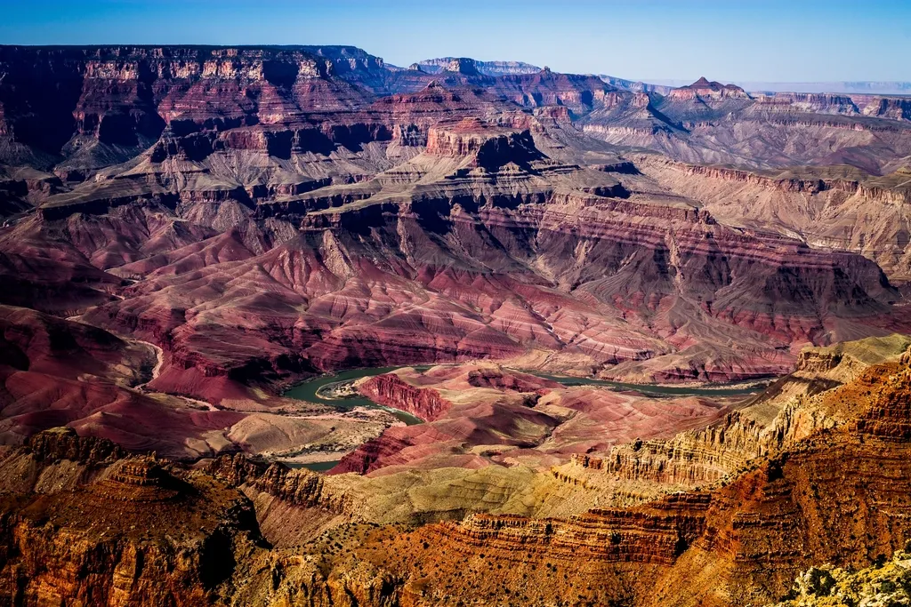 Grand Canyon: Arrive Before 10 a.m. or After 3 p.m. (Image Credits: Rawpixel)