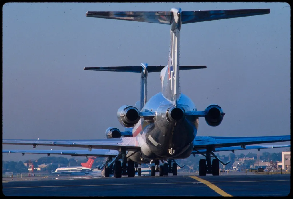 LaGuardia's Skywalk: The End of a Symbol (Image Credits: Rawpixel)