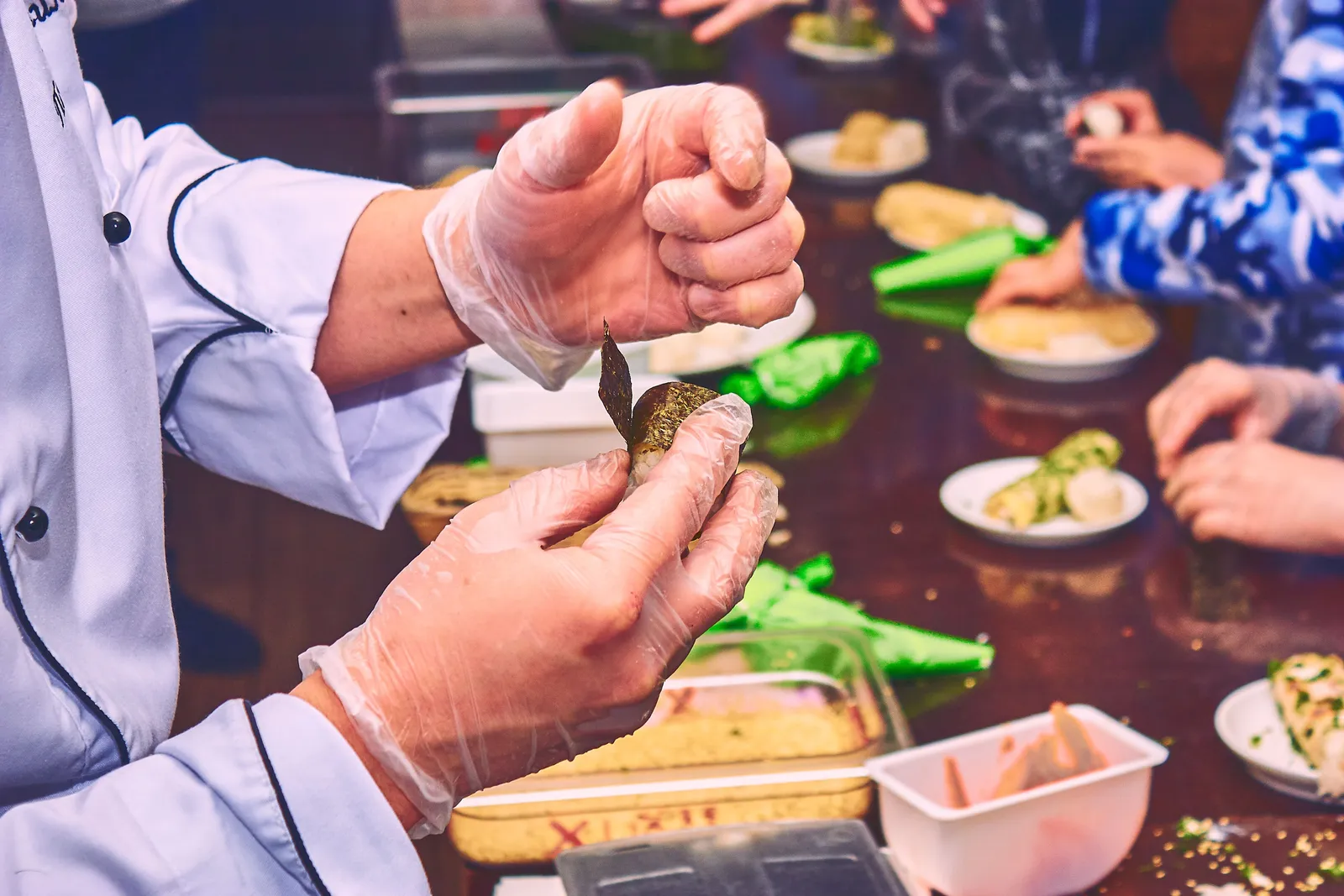 Fresh Sushi and Sashimi: A Japanese Technique That Travels Well (Image Credits: Pexels)