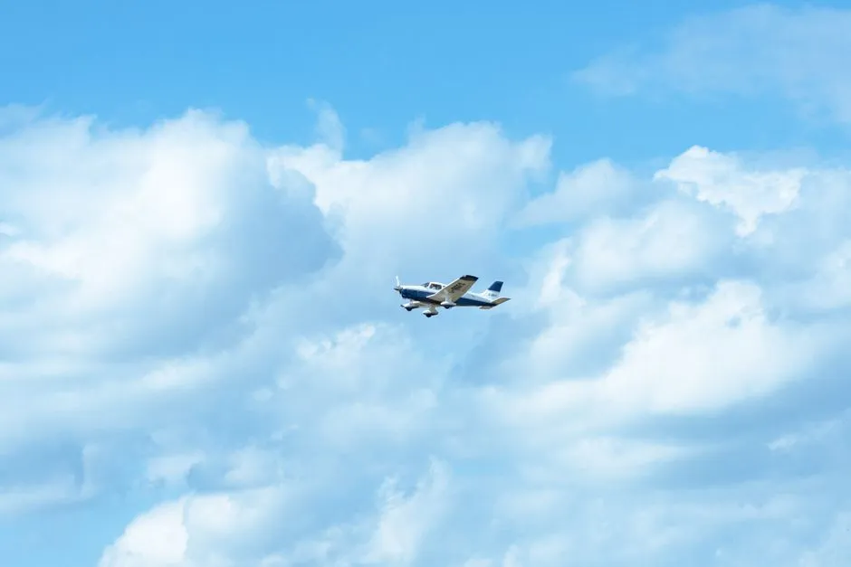The Step Climb: Chasing the Optimal Altitude as Fuel Burns Off (Image Credits: Pexels)