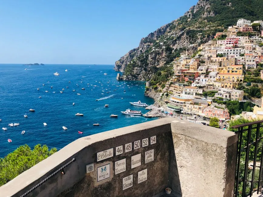 Why Positano's Cliffside Seating Is Unlike Anywhere Else in Italy (Image Credits: Pexels)