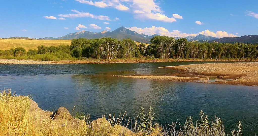 Proximity to Yellowstone Without the Gateway Crush (Tracy Hunter, Flickr, CC BY 2.0)