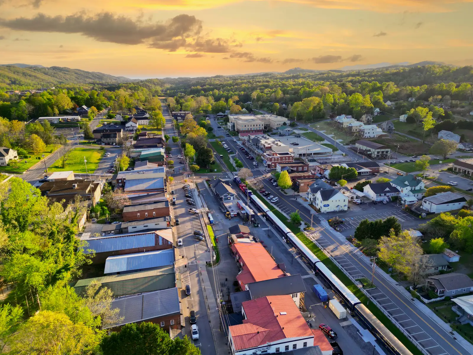A Downtown That Surprises First-Time Visitors (By Harrison Keely, CC BY 4.0)