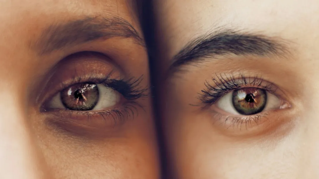 The Person Who Tries to Avoid Eye Contact (Image Credits: Unsplash)