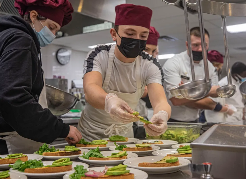 Food, Identity, and a Sense of Belonging (Image Credits: Rawpixel)