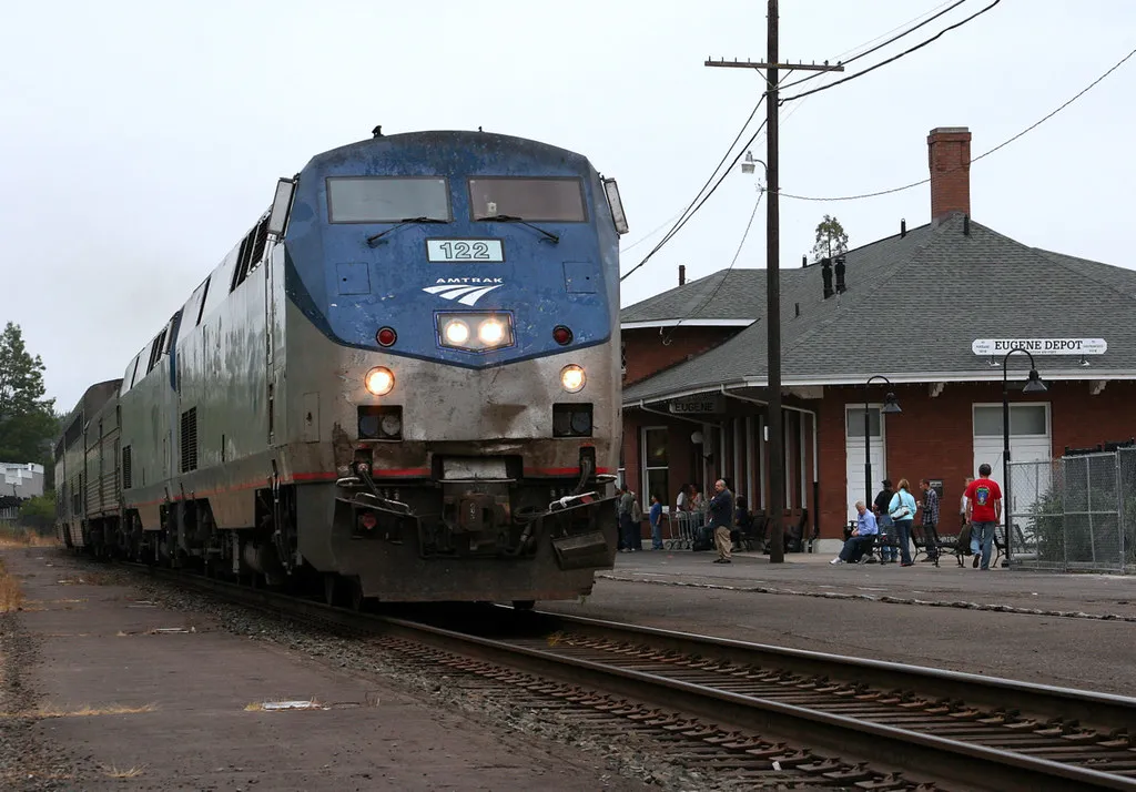Riding The Rails: The Oregon Coast Scenic Railroad (Slideshow Bruce, Flickr, CC BY 2.0)