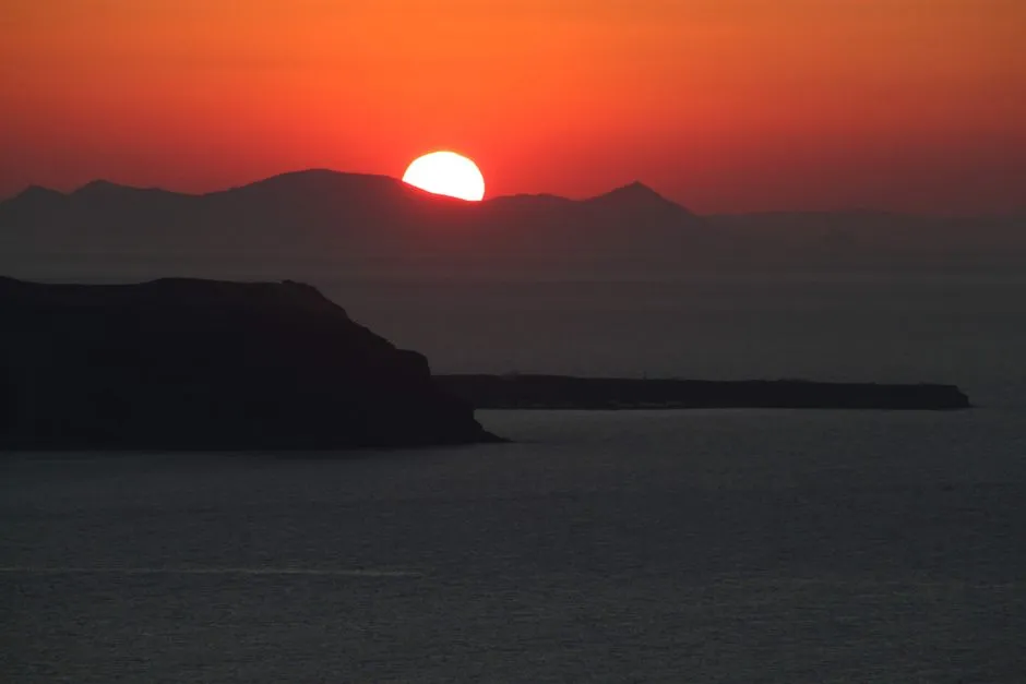 Imerovigli: The Caldera Ridge at Its Most Intimate (Image Credits: Pexels)