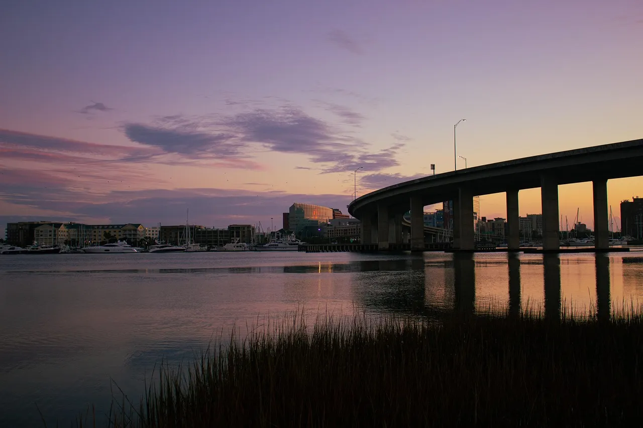 Southern Coastal Towns Come Into Their Own (Image Credits: Pixabay)