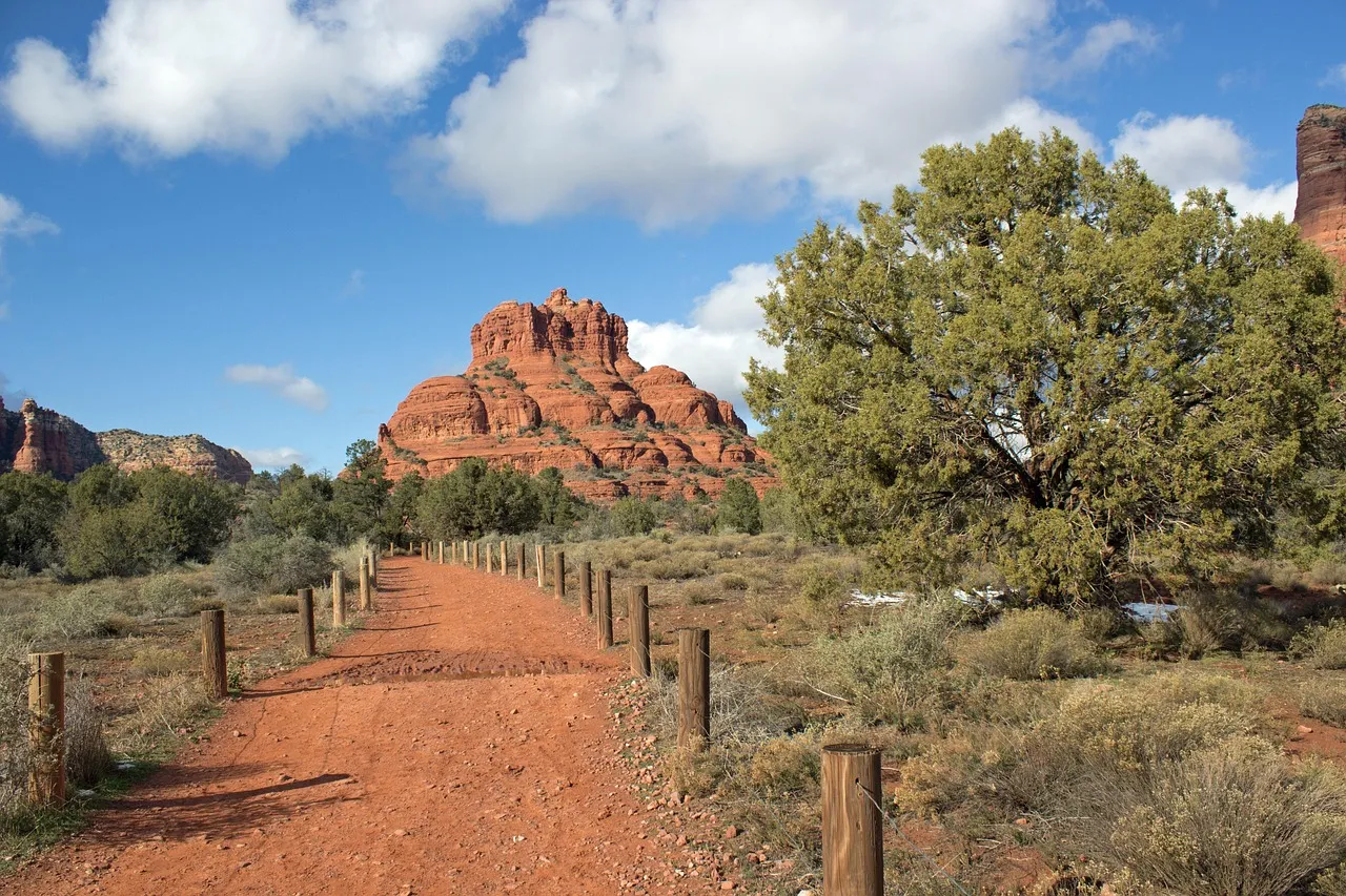The Secret Canyon Trail: A Walk Worth Every Step (Image Credits: Pixabay)