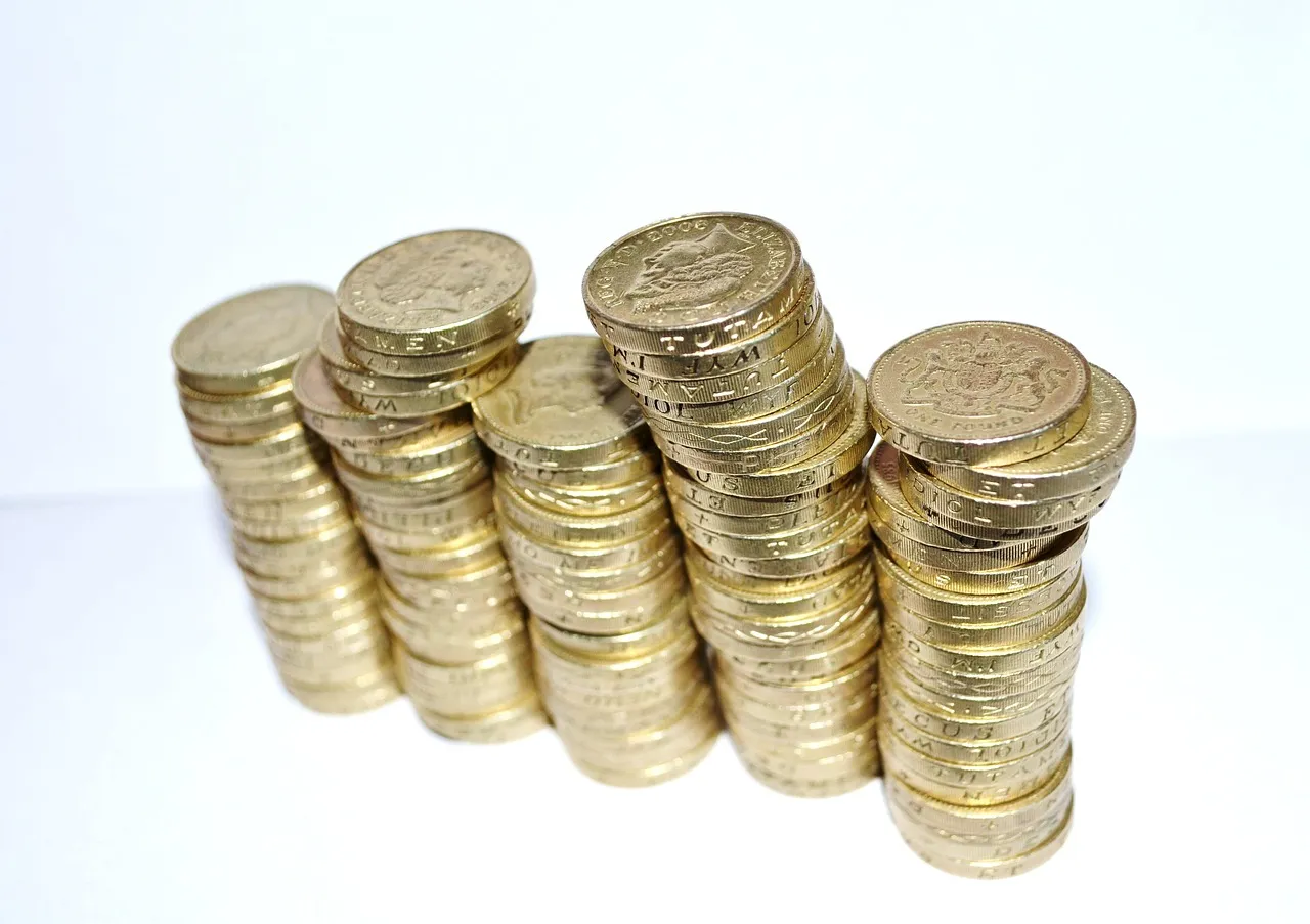 Build a Shared Group Budget Before Booking Anything (Image Credits: Pixabay)
