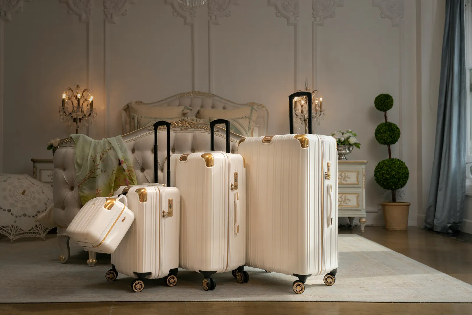 The Broader Luggage Status Shift (Image Credits: Unsplash)