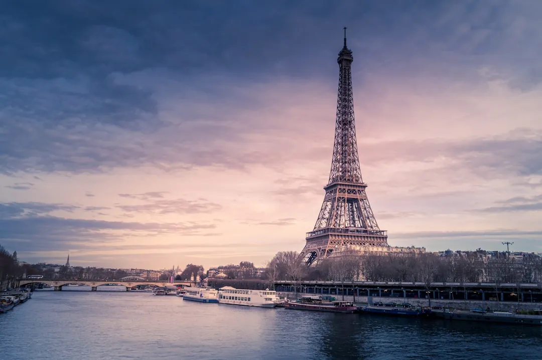 France and the "Quart d'Heure de Politesse" (Image Credits: Unsplash)