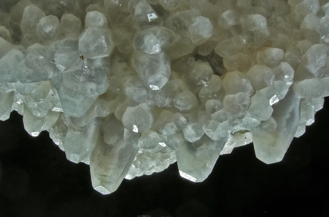 3. Jewel Cave National Monument, South Dakota: Walls That Sparkle Like Gems (By Dave Bunnell, CC BY-SA 3.0)