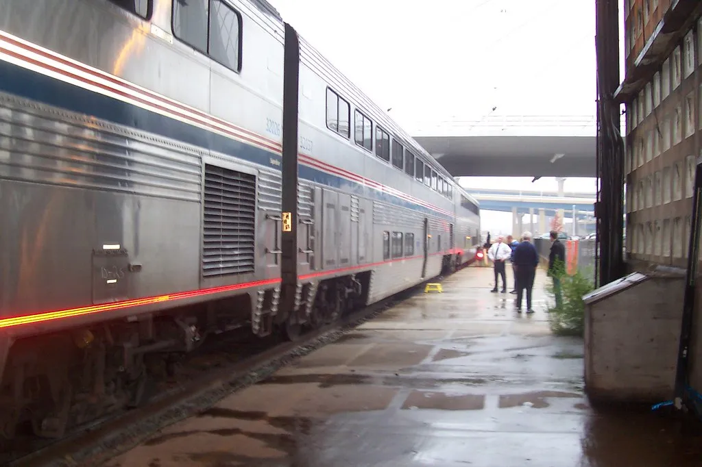 Empire Builder: Chicago to Seattle or Portland (D.J.H Photography, Flickr, CC BY-SA 2.0)