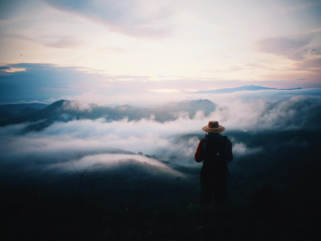 The Non-Photographer: Living Fully, Remembering Differently (Image Credits: Pixabay)