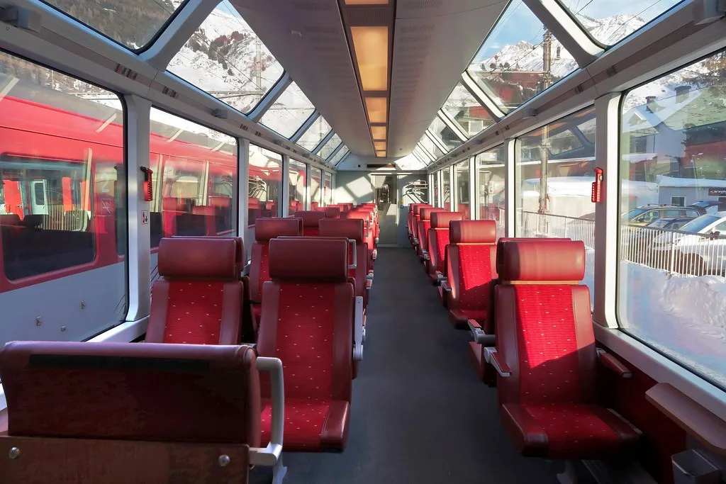 Experience Three: The Glacier Express's Excellence Class Dining (Welcome to Switzerland backstage!, Flickr, CC BY 2.0)