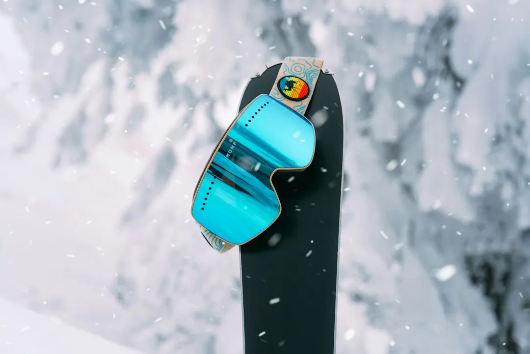2. Ski Goggles with the Right Lens for Changing Conditions (Image Credits: Unsplash)
