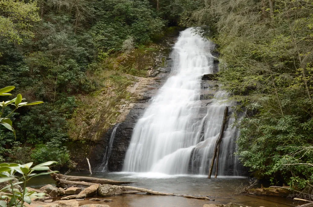 Helton Creek Falls: A Family Favorite Near Blairsville (ChattOconeeNF, Flickr, CC BY 2.0)