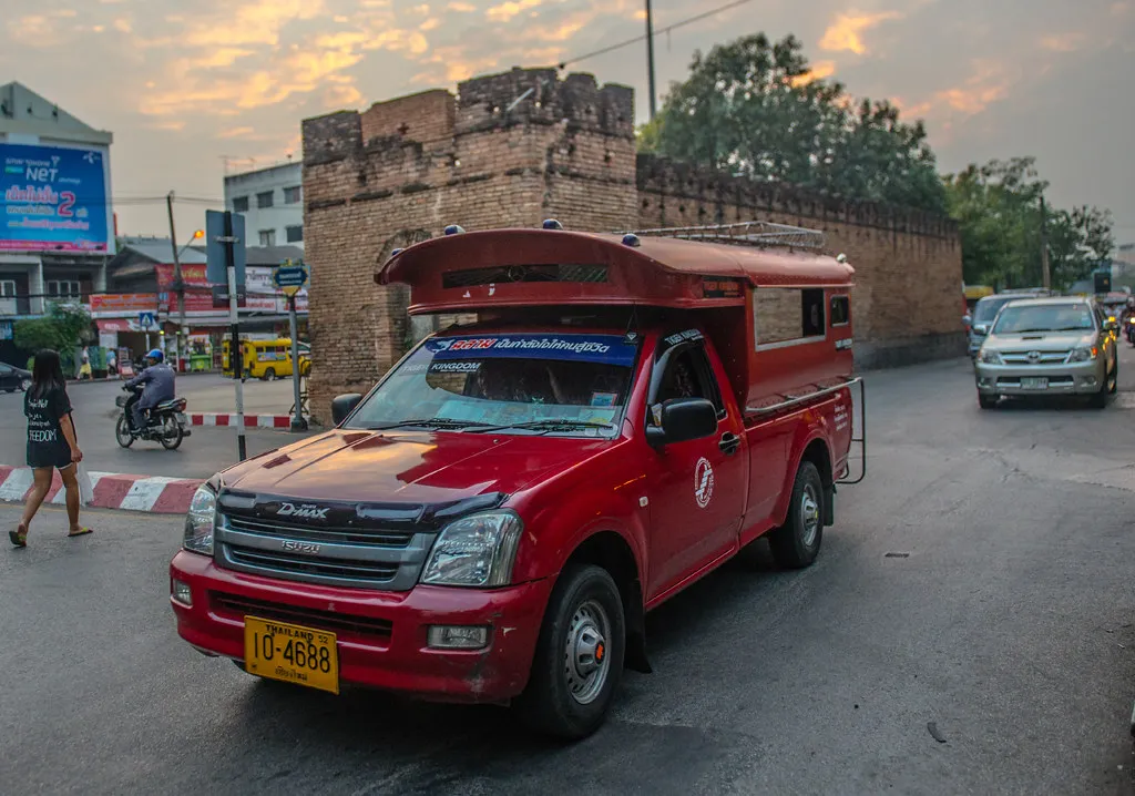 Getting Around Without the Taxi Bill Adding Up (abdul / yunir, Flickr, CC BY 2.0)