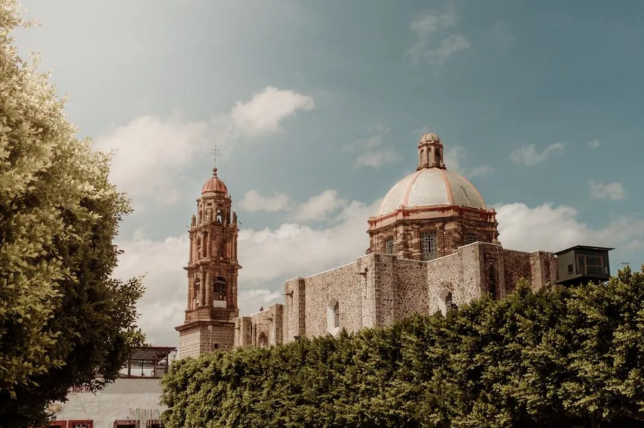 San Francisco de Asís Church and the Art of Community Replastering (Image Credits: Pexels)
