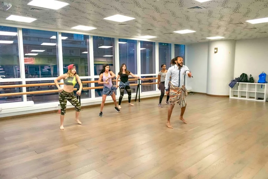 What Instructors Actually Teach in That First Session (Image Credits: Pexels)
