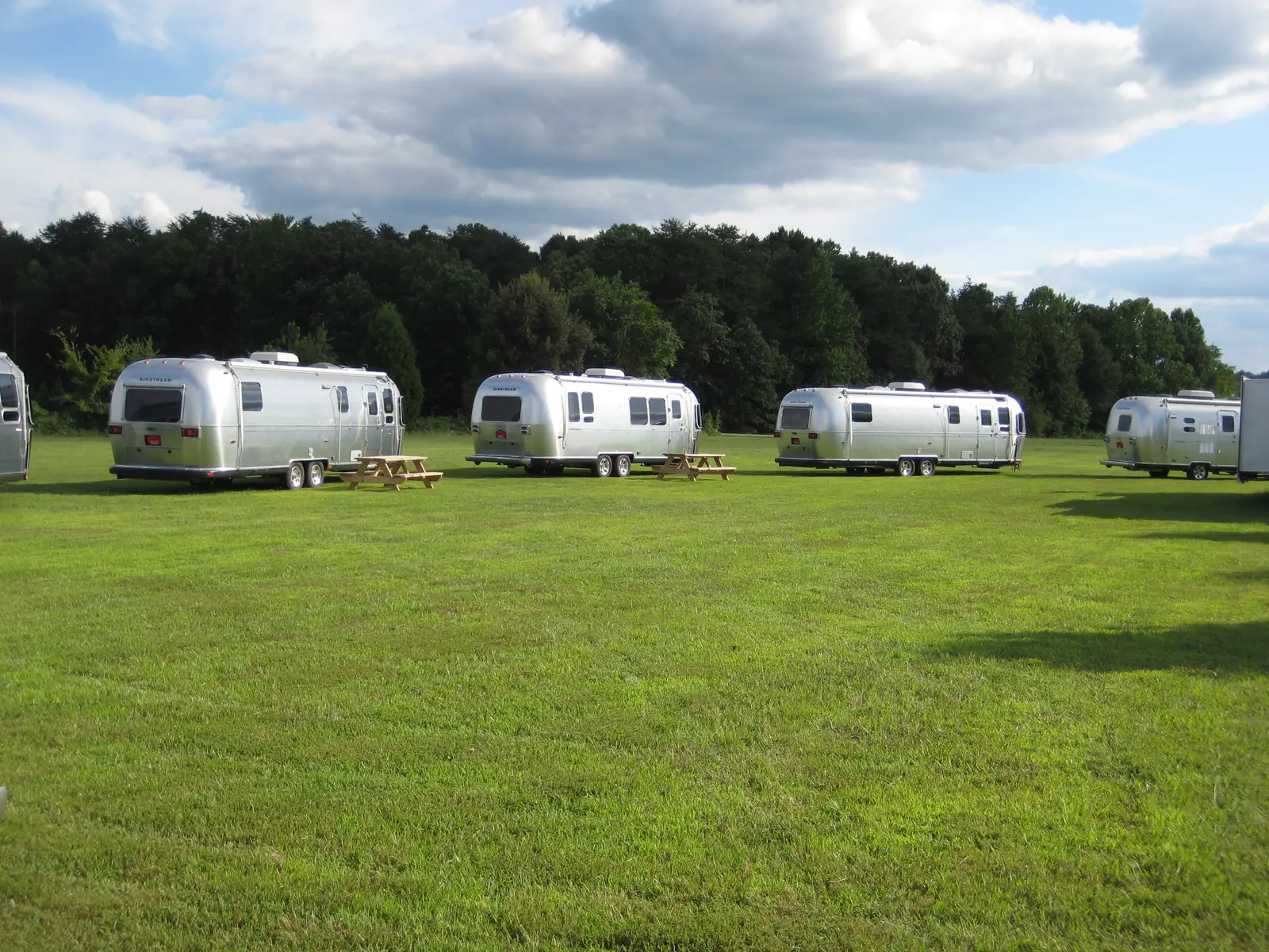What Today's Renovated Motels Actually Offer Guests (By Airstreamlover, CC0)